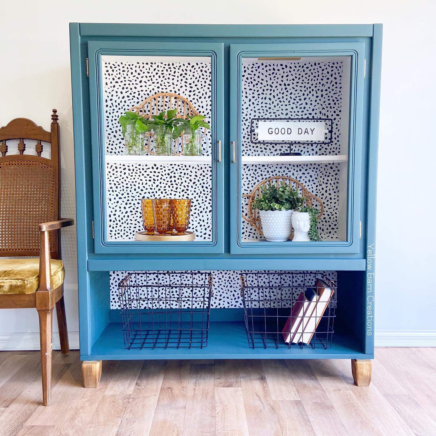 Storage Cabinet/Hutch in Bliss with Decorative Background and Glass Doors