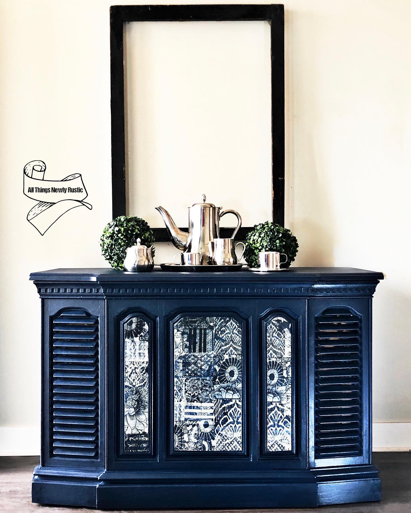 Hall/Foyer Accent Table in Peacoat with Black Wax