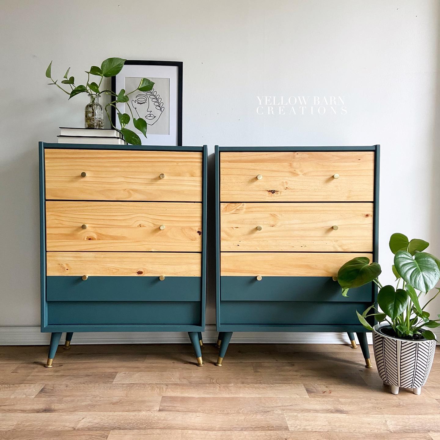 Tables in Jitterbug with natural wood drawers