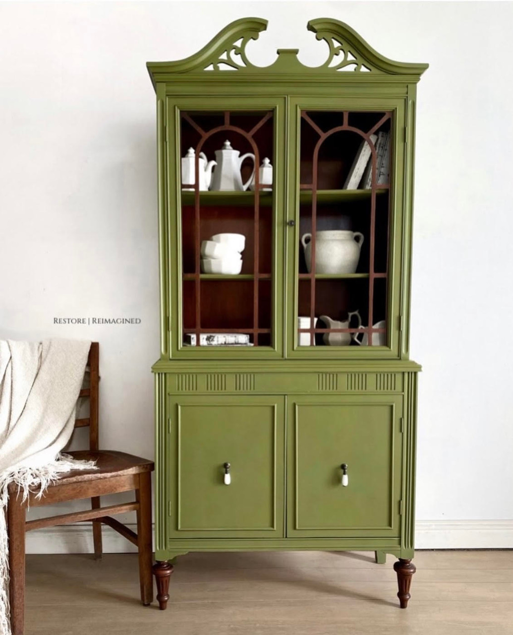 Retro leaf avocado green chalk furniture paint secret garden by Country Chic Paint furniture example