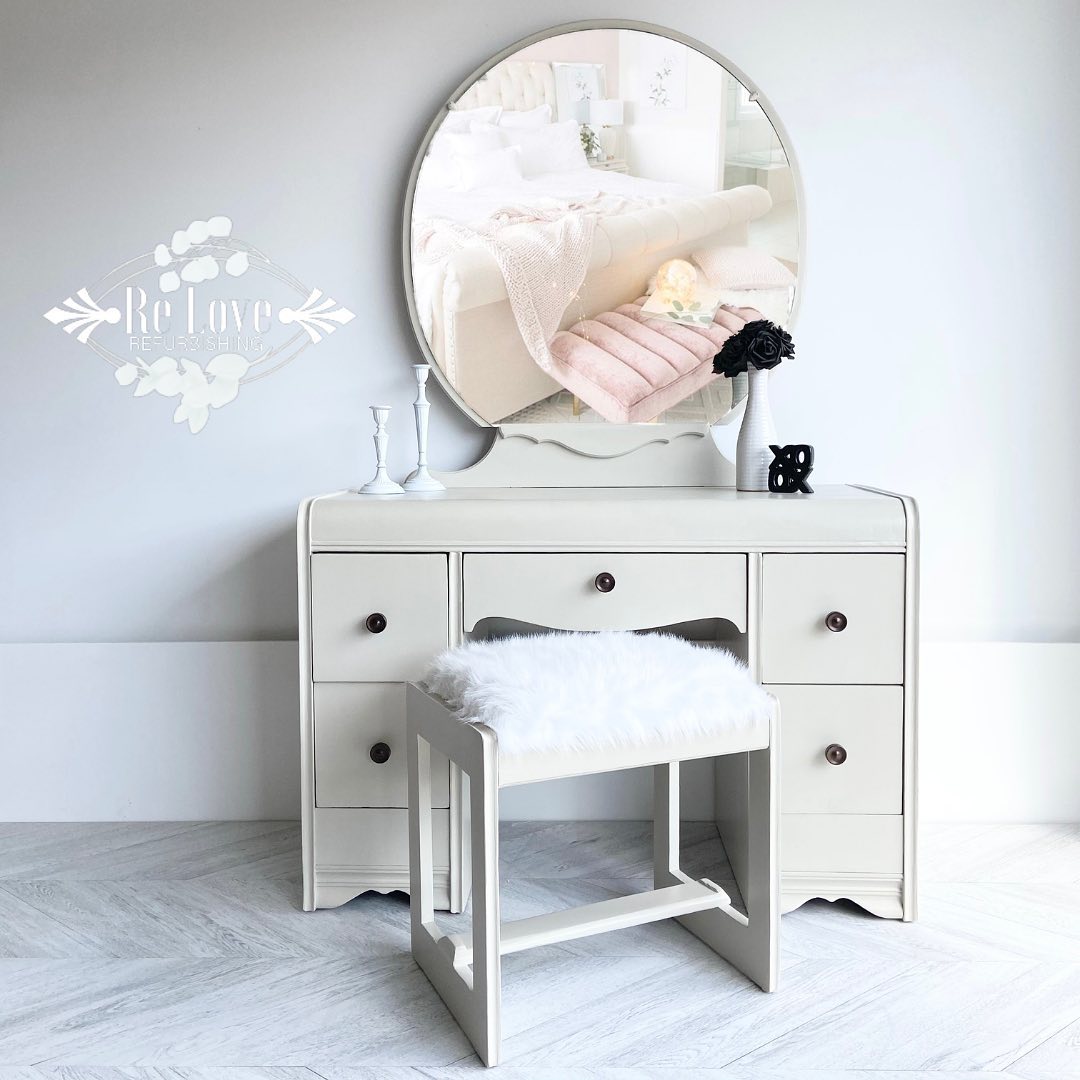 Waterfall Desk/Vanity with Stool in Sunday Tea